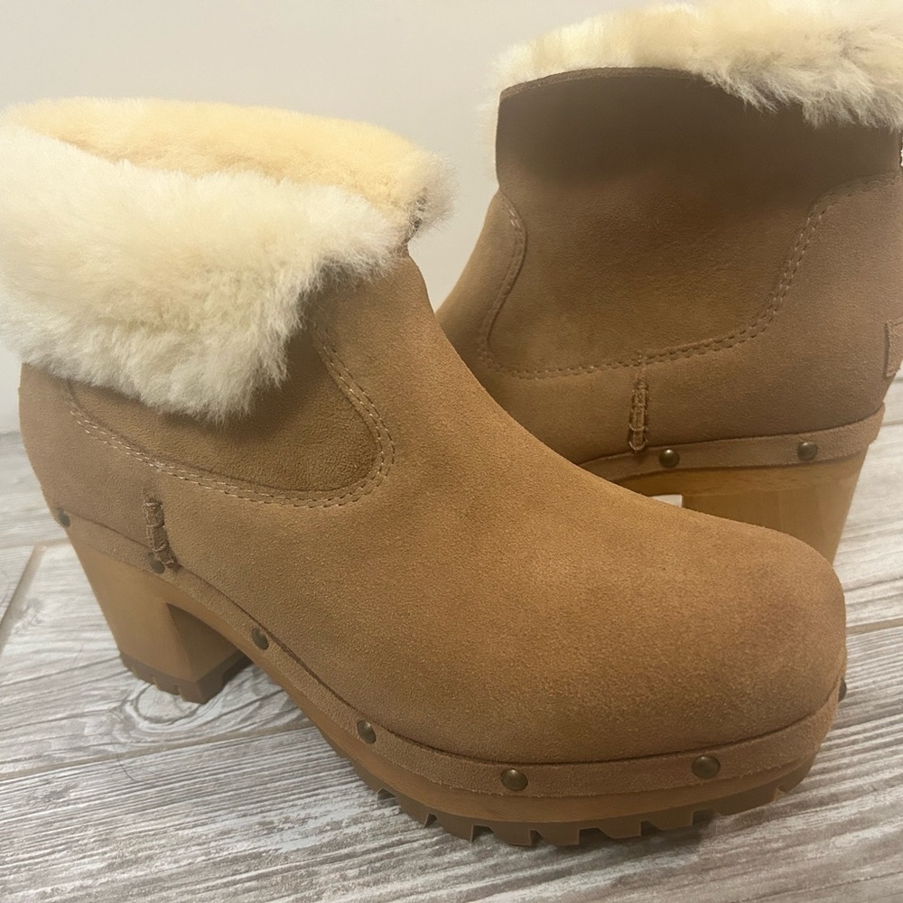 UGG Chestnut Ankle Boots with Shearling Cuff Lynnea 8
